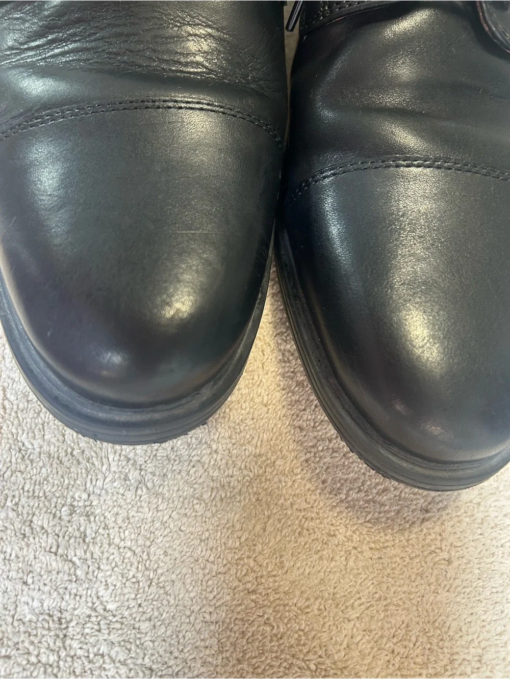Clark’s Men’s WHIDDON Cap toe black leather oxfords. Size 9.5W very little wear